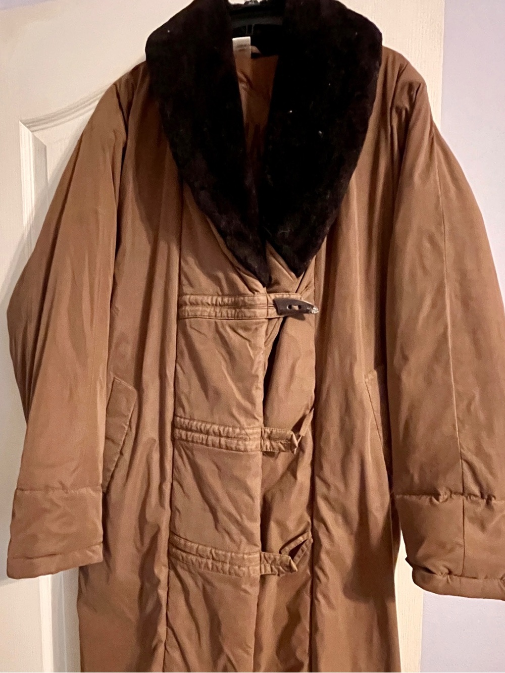 Vintage bill blass Tan Trench puffer Coat with Dark Brown Fur Collar small women